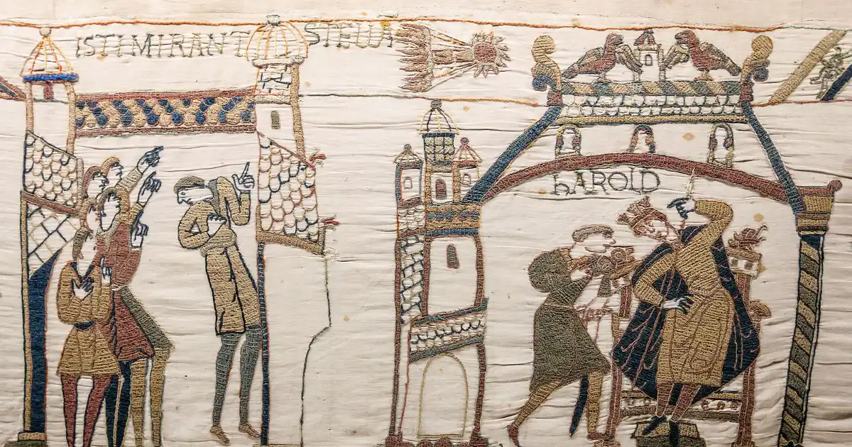 Bayeux Tapestry - Scene 32: men staring at Halley's Comet - Scene 33: Harold at Westminster / Wikimedia Commons Bayeux Tapestry Halley S Comet