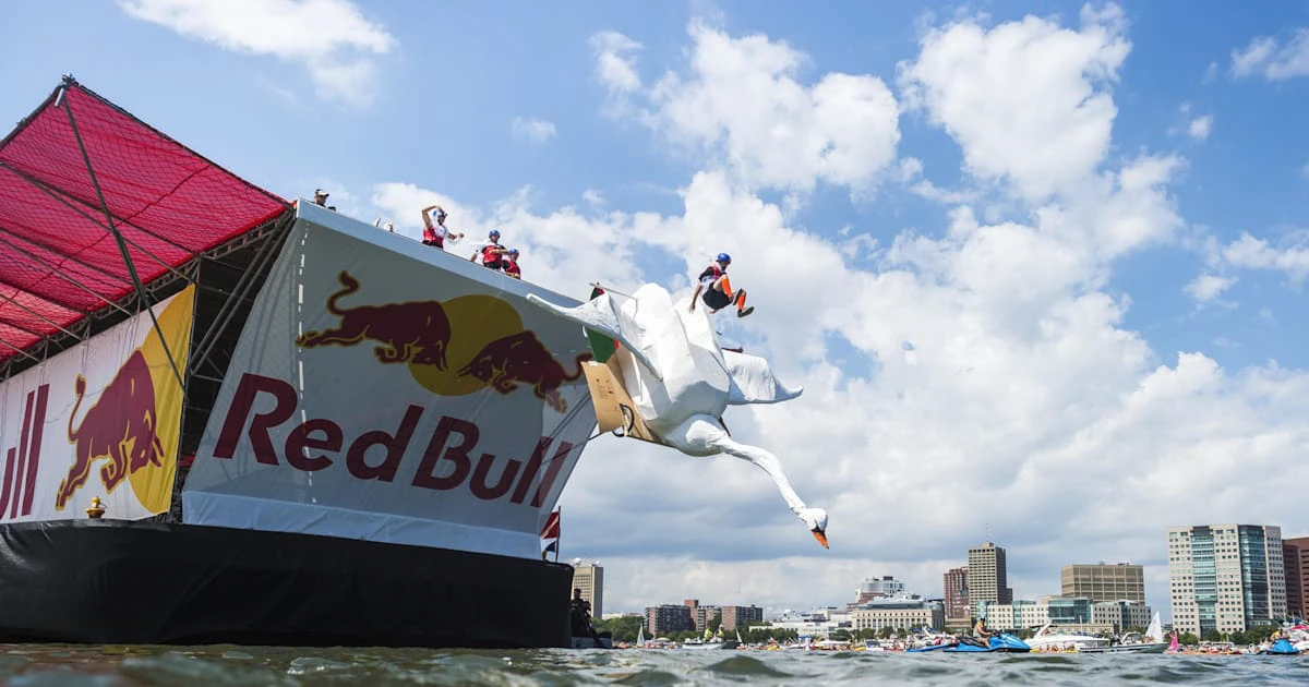 RED BULL FLUGTAG