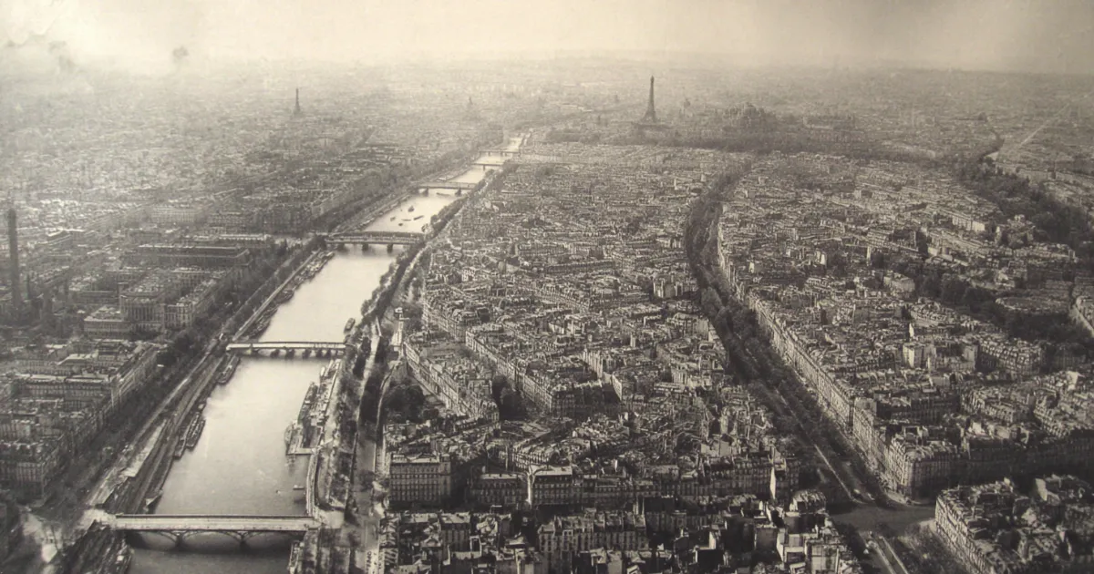The Men Who Risked it All for the Perfect Photo From the Sky
